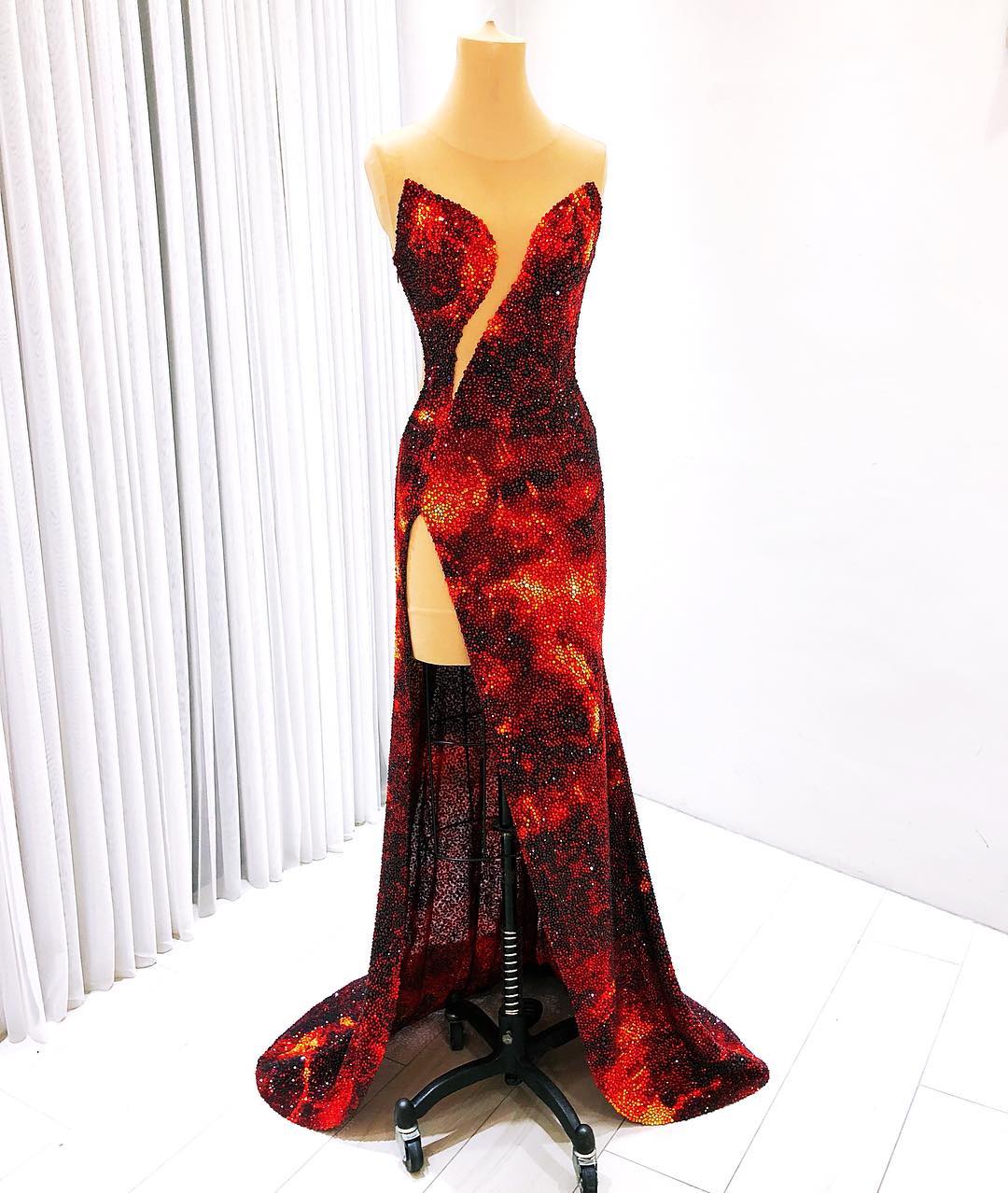 &quot;Огненное совершенство&quot;: дизайнер рассказал, как создавал платье Мисс Вселенной (фото)