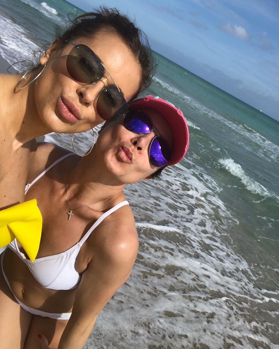 &quot;Какие ноги&quot;: подруга Ани Лорак затмила певицу своей красотой (фото)