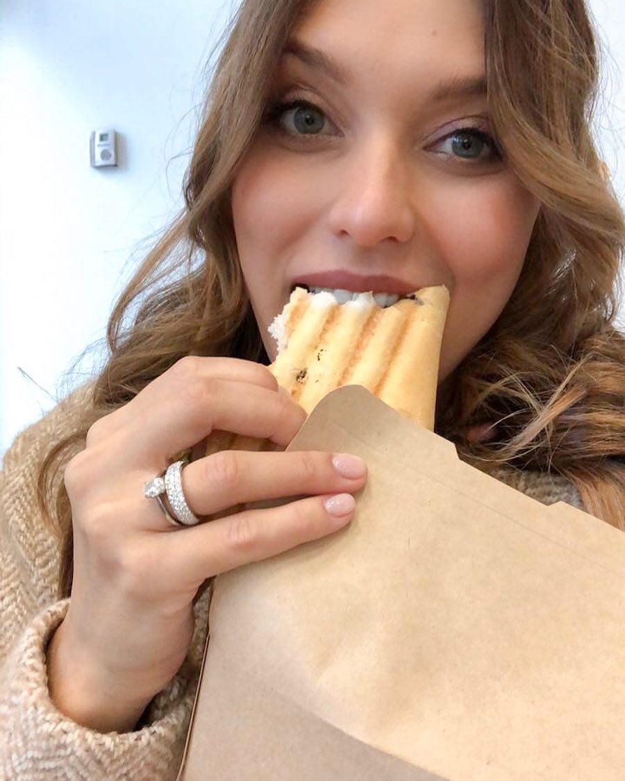 "Ела и плакала": Тодоренко назвала гигантскую цифру на весах после родов