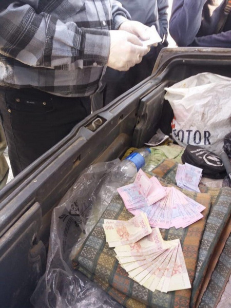 В Черкасской области СБУ задержала на взятке патрульного полиции