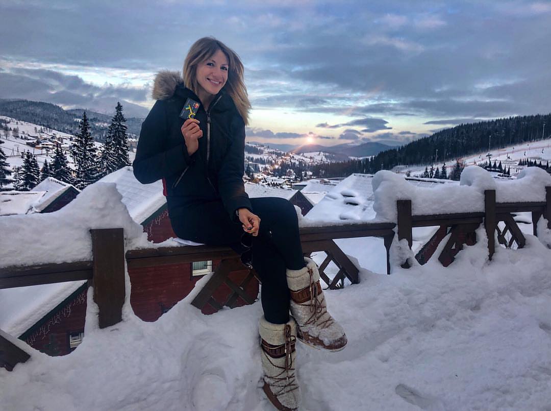 "Кавалер сидит и лайкает": Леся Никитюк показала, куда отправилась отдыхать