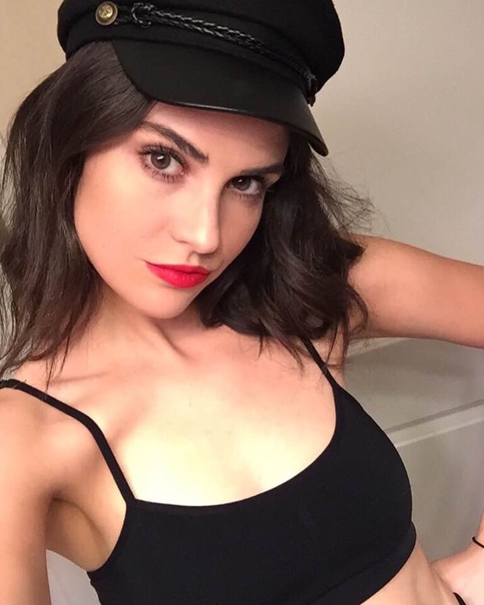 "Дівчина-мем" з Золотого глобуса отримала несподівану пропозицію: всі деталі