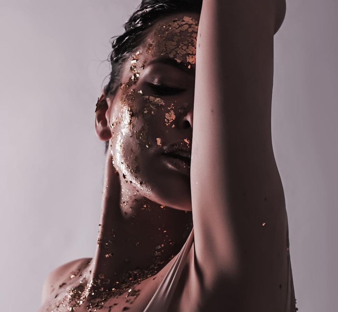 "Произведение искусства": "блестящая" Даша Астафьева поразила откровенным фотосетом