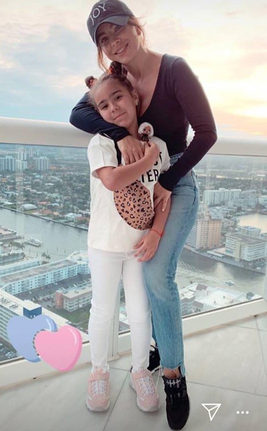 Все в сборе: Ани Лорак и ее муж показали фото с дочерью в Майами