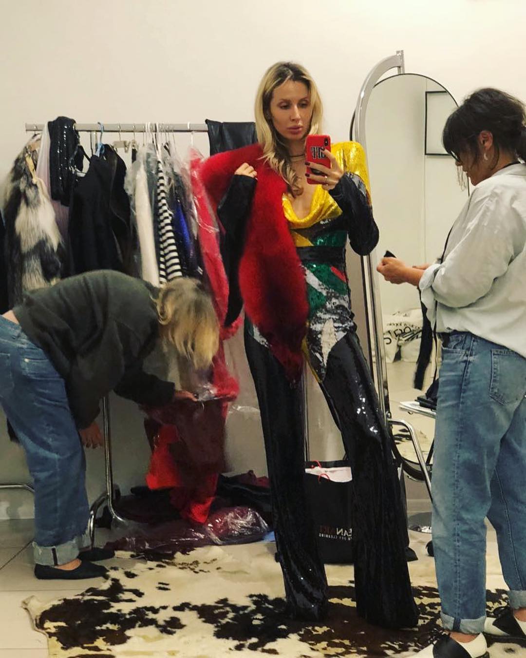 "Зачем красоту скрывать?" Лобода восхитила оригинальным концертным нарядом