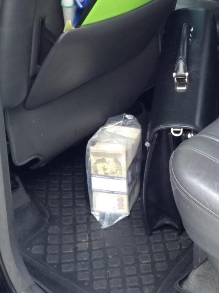 Руководителя "Донецкого облавтодора" задержали на взятке