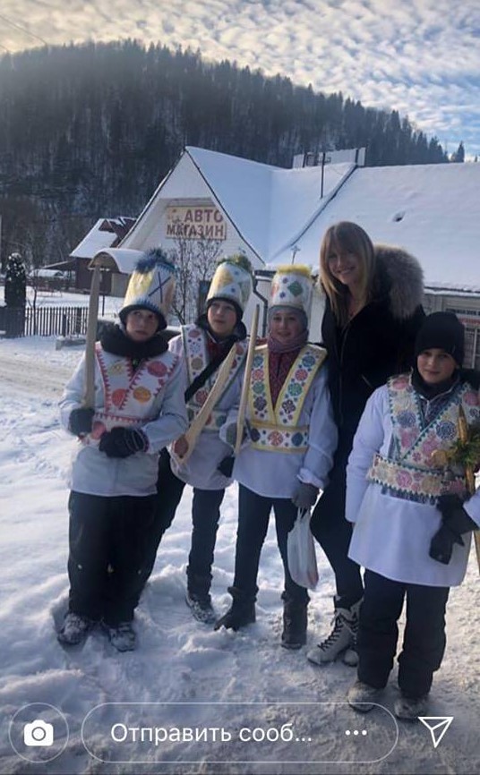 "Кавалер сидит и лайкает": Леся Никитюк показала, куда отправилась отдыхать