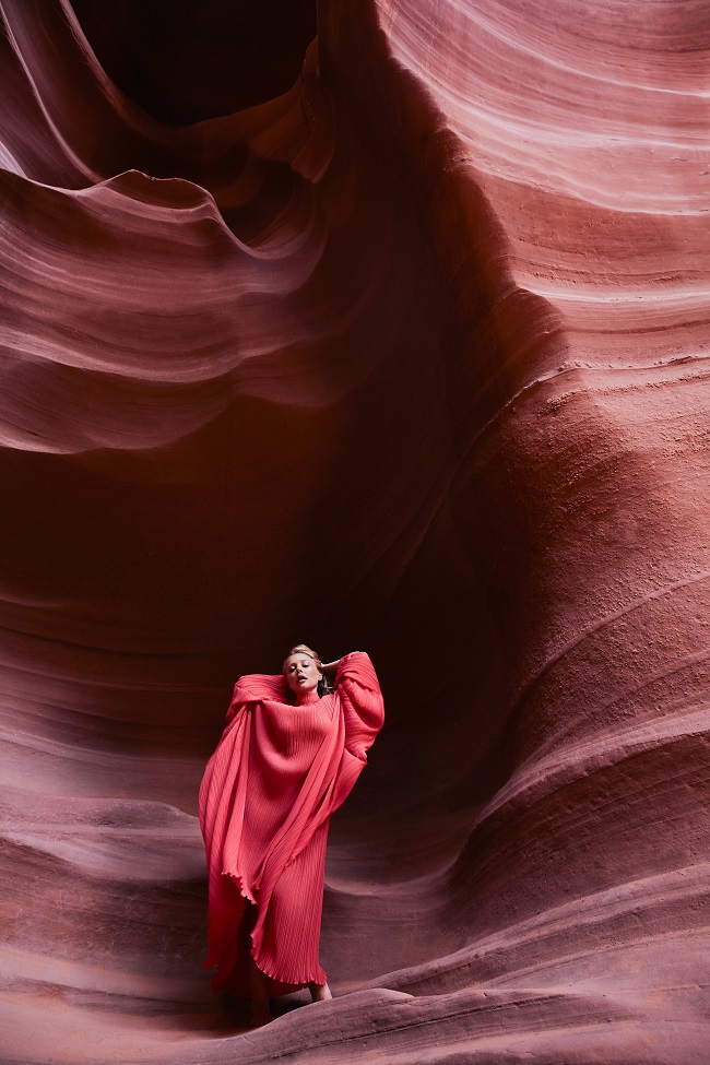 Тина Кароль выпустила новую фотосессию и уже готовится к Рождеству