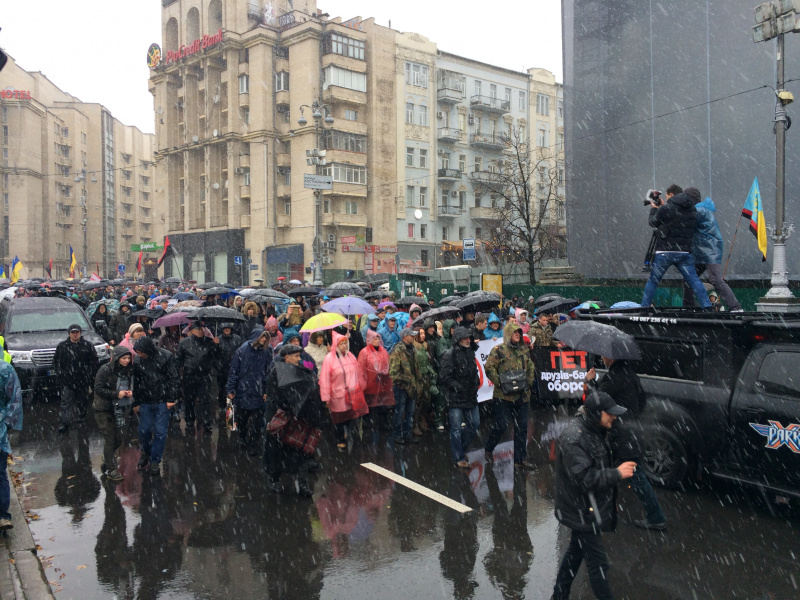 В Киеве на Михайловской площади начался &quot;Марш возмущенных&quot;