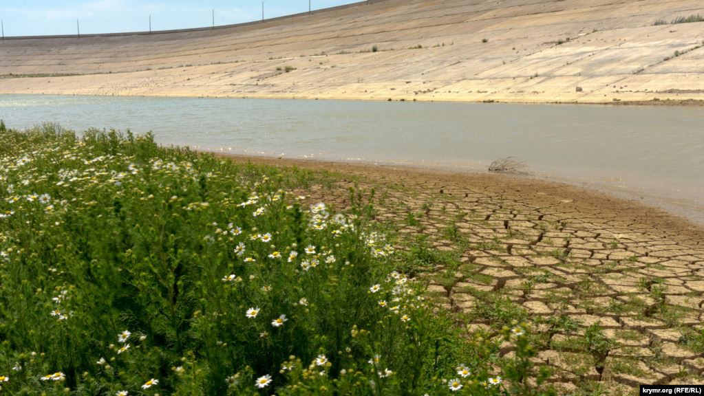 Колись була вода: з'явилися моторошні фото екологічної катастрофи в Криму