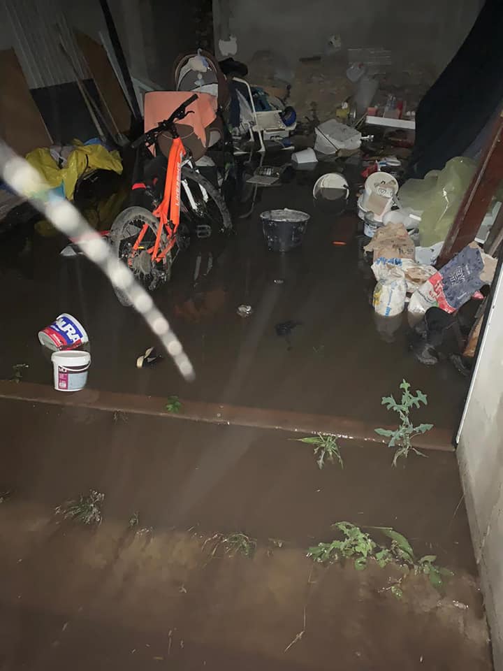 Повалені дерева і затоплені вулиці: під Рівним розбушувалася негода