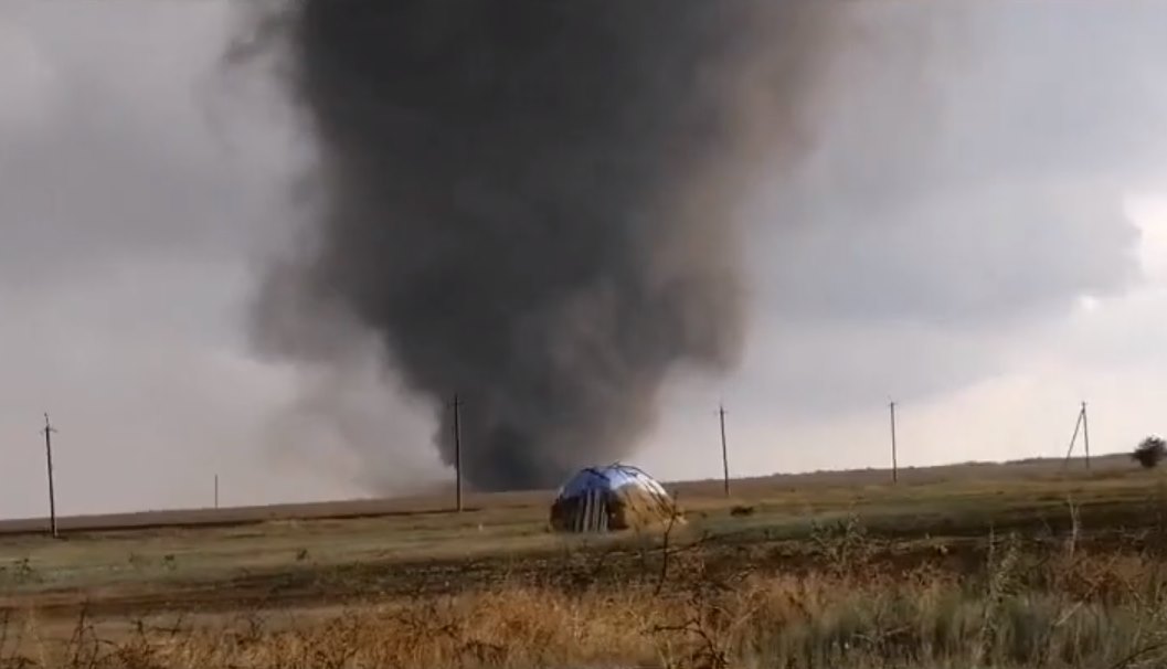 Под Херсоном пронесся мощный торнадо: фото и видео разрушительной стихии