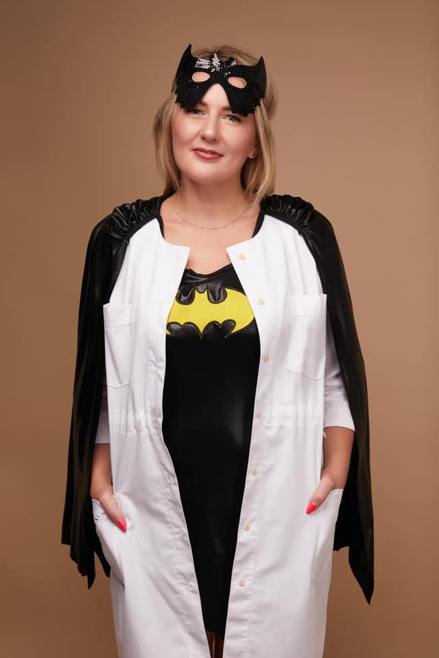 Украинские медики стали супергероями: как они выглядят