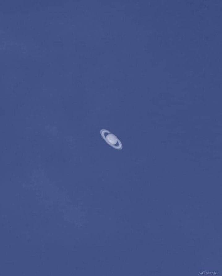 Сатурн і Юпітер "з'єдналися" в небі вперше за 800 років: яскраві фото і відео