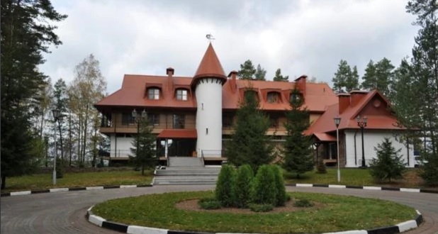 У Лукашенко нашли десяток секретных резиденций: фото особняков