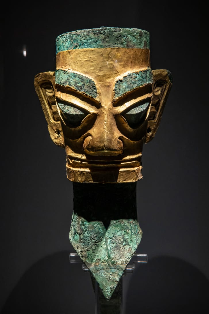 В Китае археологи обнаружили золотую маску возрастом 3 тысячи лет