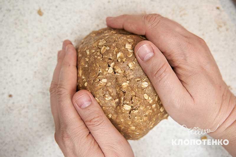 Клопотенко дал рецепт идеального овсяного печенья, добавив особый ингредиент