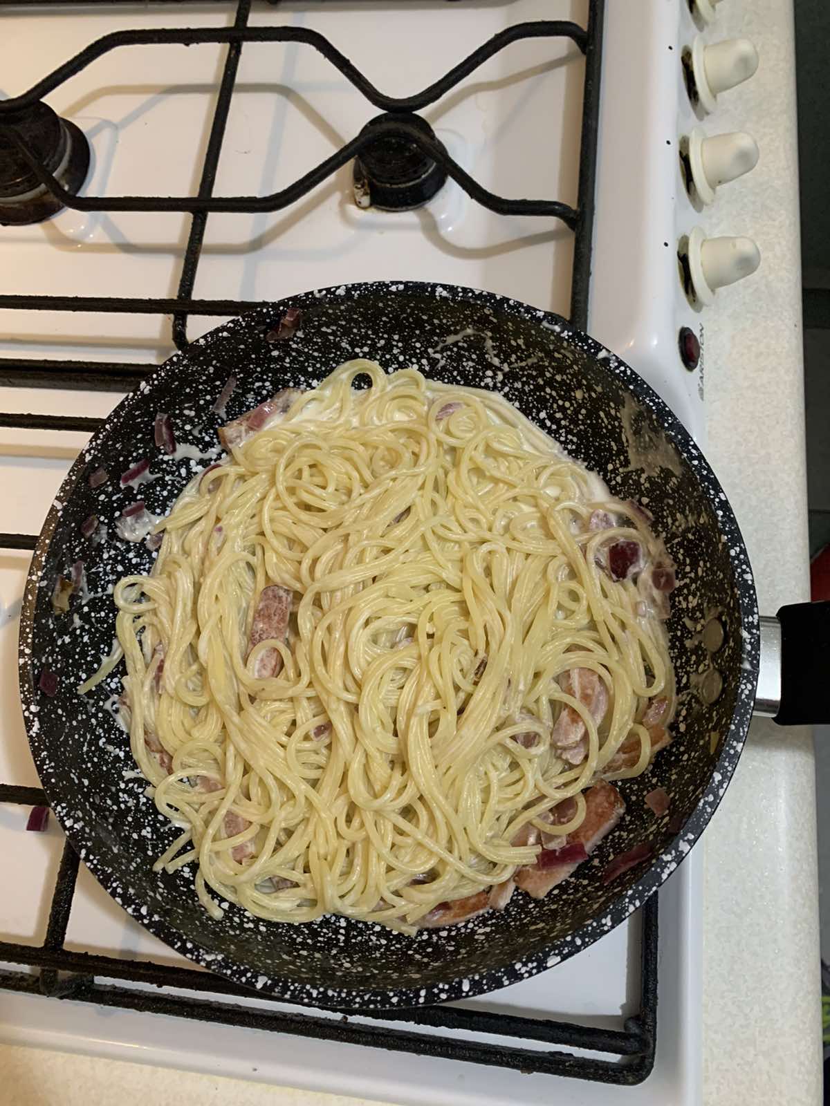 Шеф-повар рассказал, как легко приготовить ресторанную пасту &quot;Карбонара&quot; дома