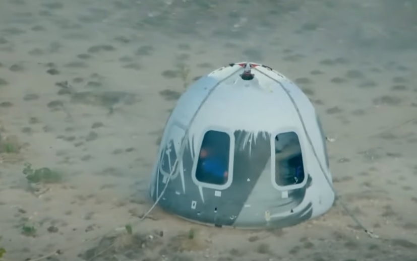 Мільярдер Безос злітав в космос: захоплююча подорож найбагатшої людини у світі