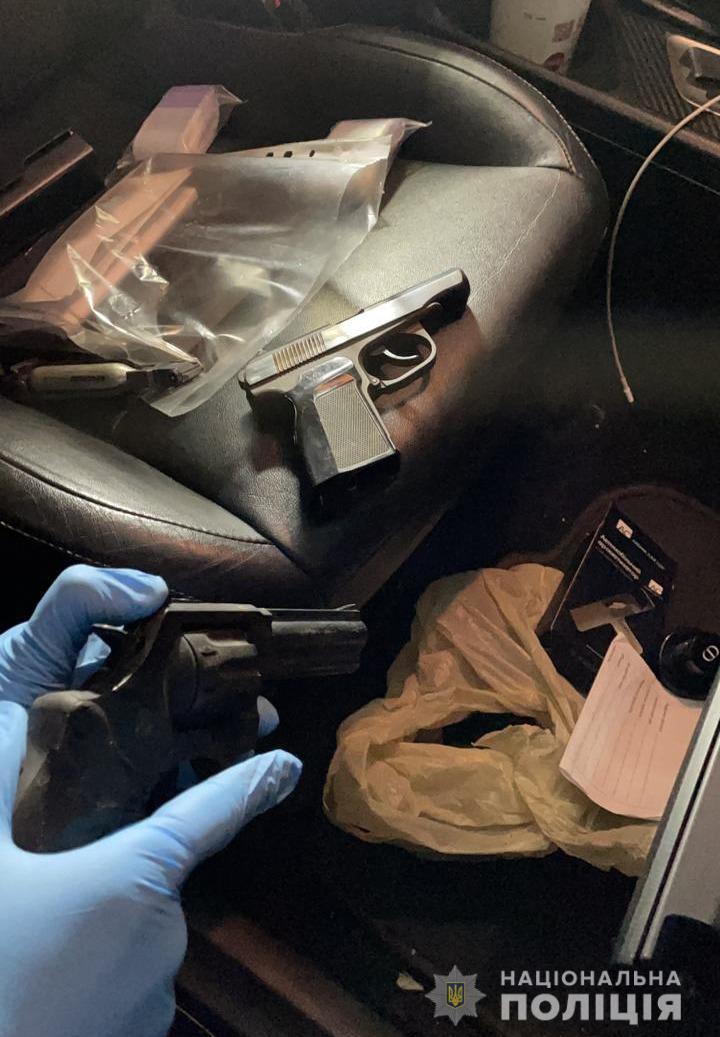 В Одессе "коп" решил стать содержанцем веб-модели и прославился на всю страну