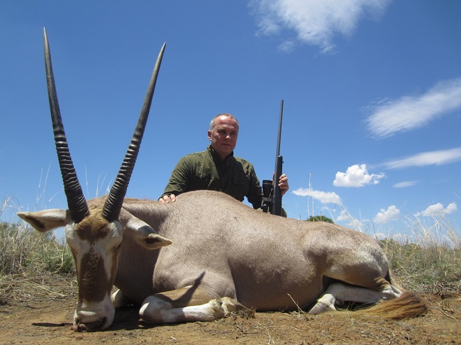 Шуфрич похизувався вбивством африканських тварин: три носороги і не тільки