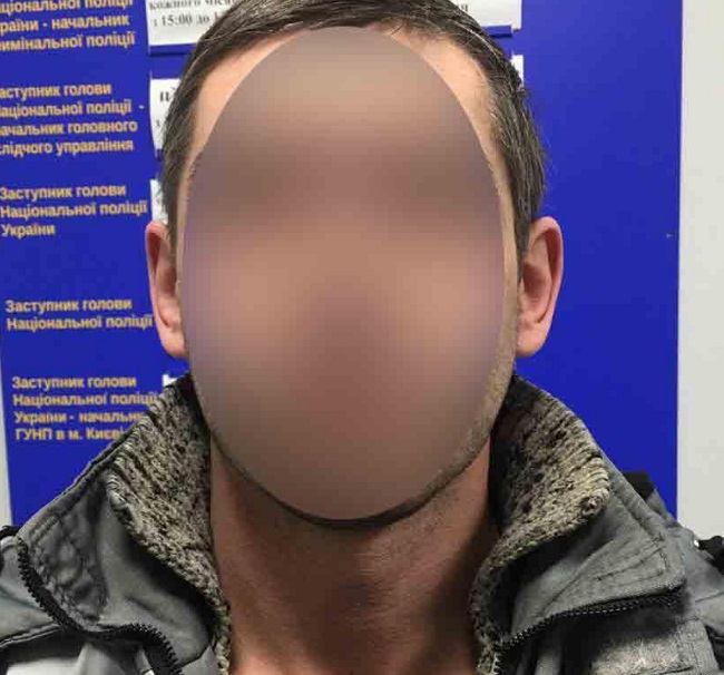 Скандал с плакатами о дружбе с Россией в Киеве: фото &quot;расклейщиков&quot;