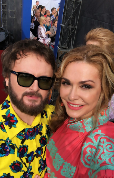 Ольга Сумська у вишиванці показала українських зірок в національних костюмах (фото)