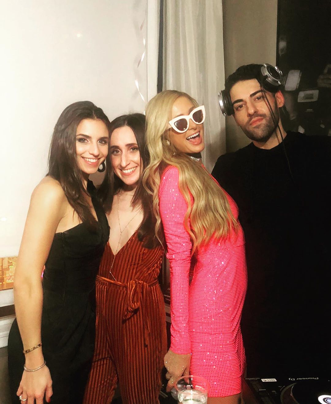 Вообще не зазнавшаяся: украинская топ-модель "зажгла" на дне рождения Пэрис Хилтон