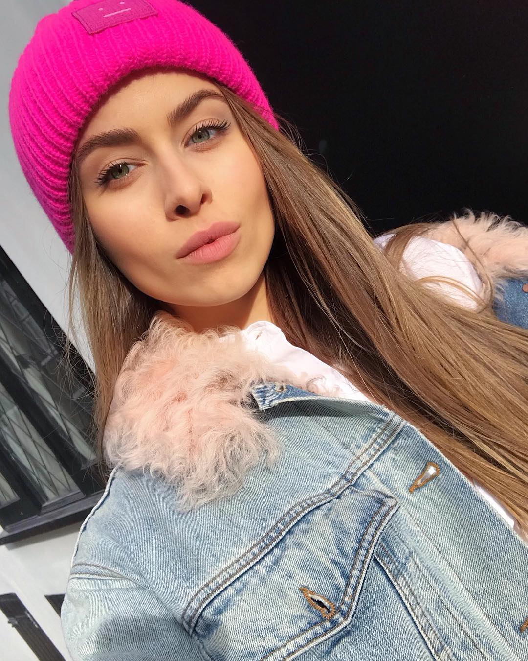 Внучка Софії Ротару підкорила бездоганними стрітстайл-образами