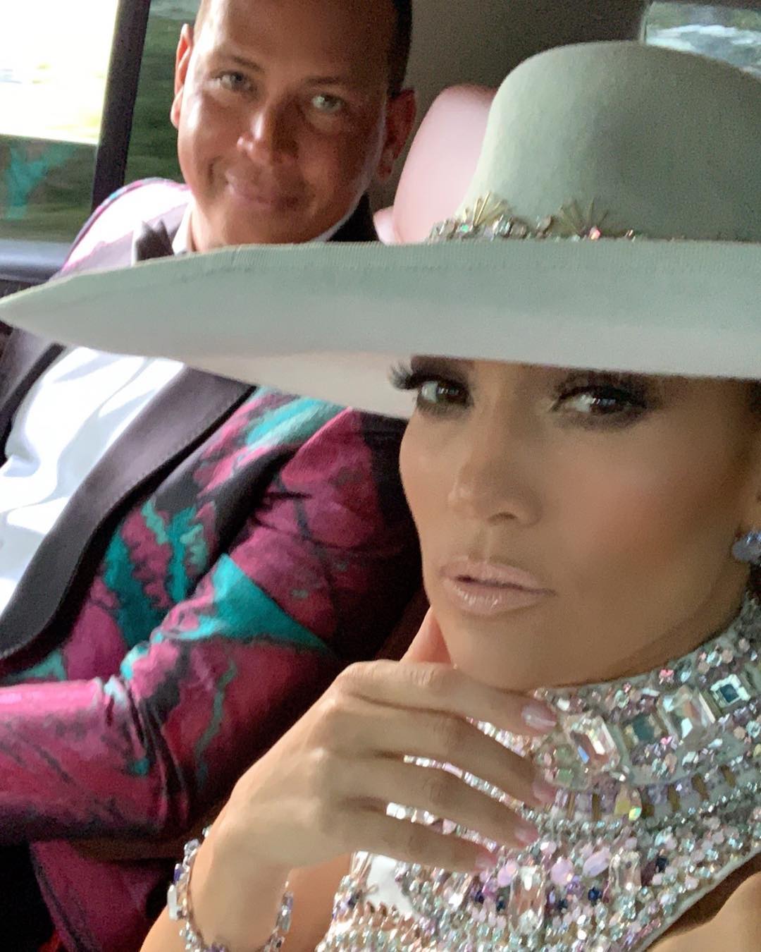 Греммі 2019: Дженніфер Лопес розкритикували за "старомодне" вбрання