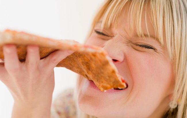 "Теперь нужно начинать сначала": диетолог рассказала, можно ли избежать срывов, сидя на диете