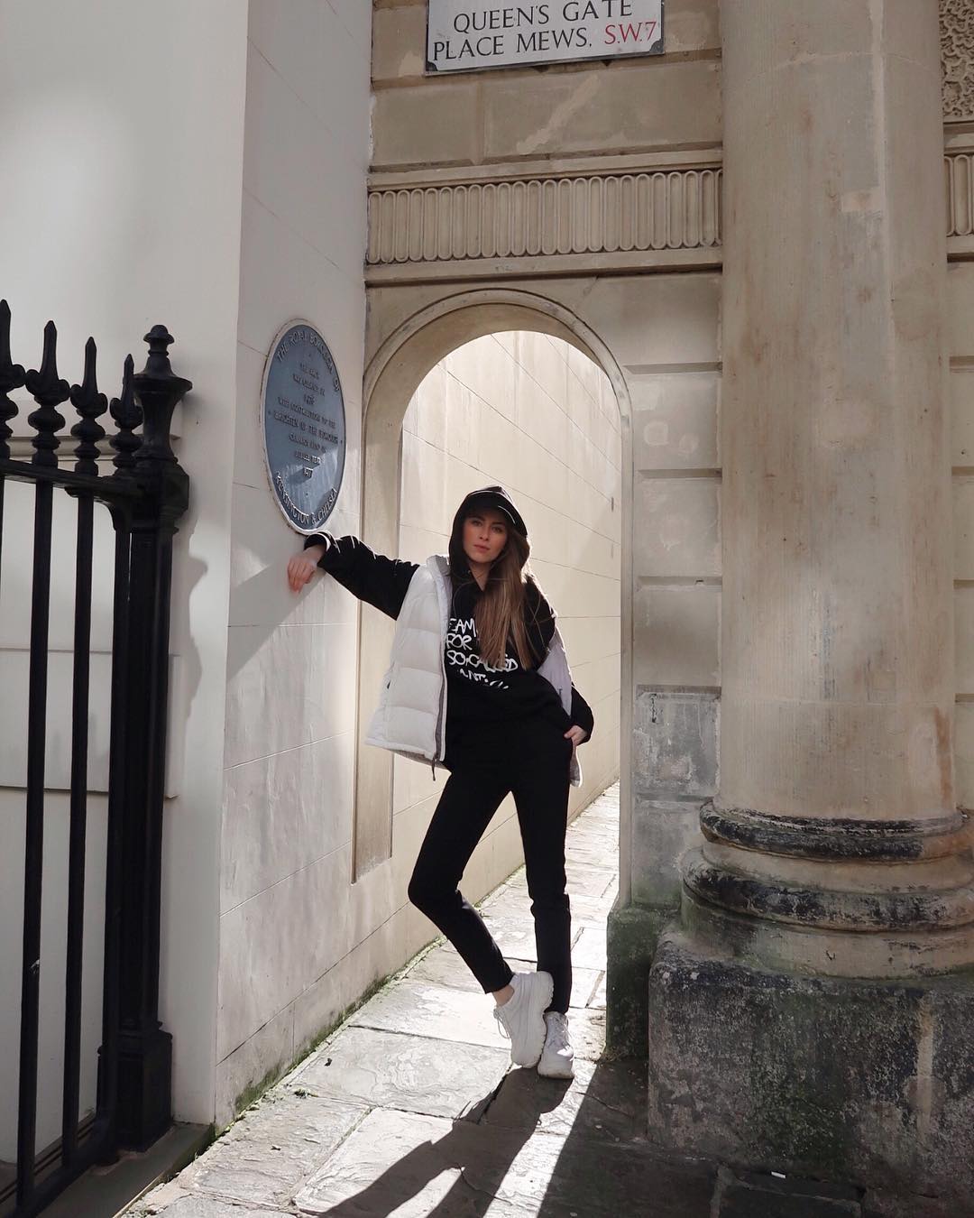 Внучка Софії Ротару підкорила бездоганними стрітстайл-образами