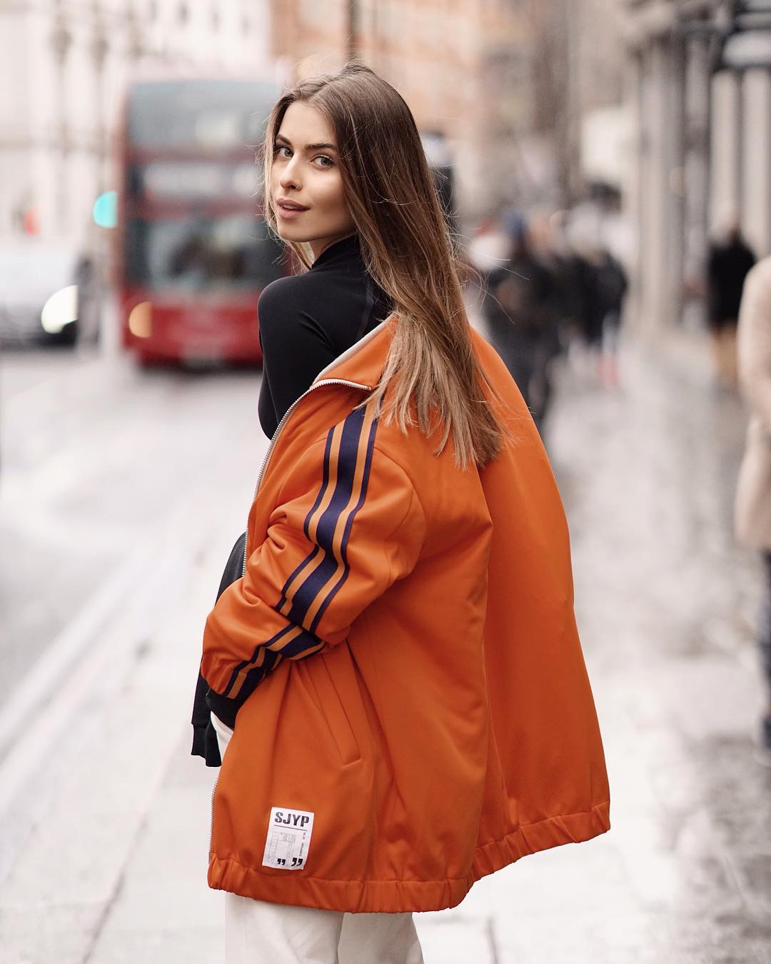 Внучка Софії Ротару підкорила бездоганними стрітстайл-образами