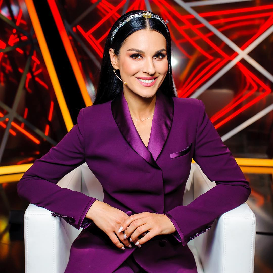 "Осталось ждать": Маша Ефросинина в изысканном наряде заинтриговала сеть