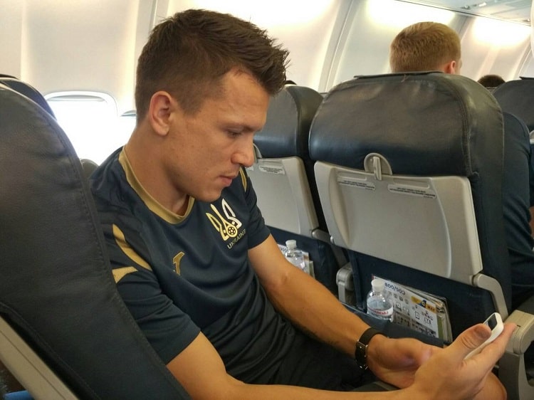 Збірна України вилетіла до Чехії на перший матч Ліги націй