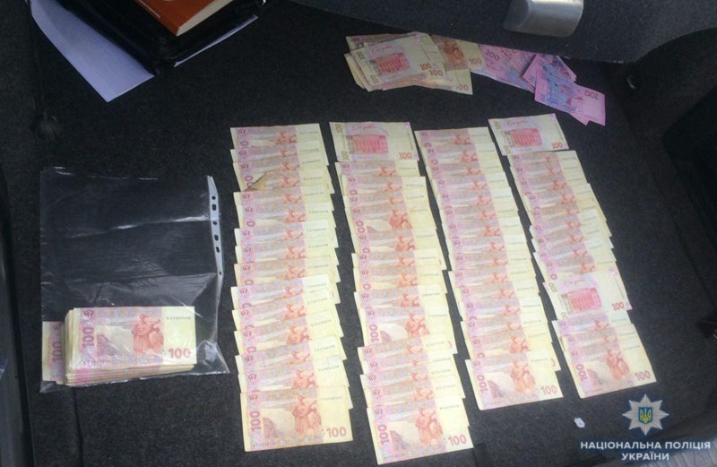 У Донецькій області поліцейські затримали на хабарі в.о. командира військової частини