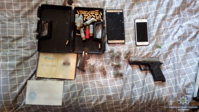 У Херсоні поліцейські затримали подружжя яке торгувало наркотиками