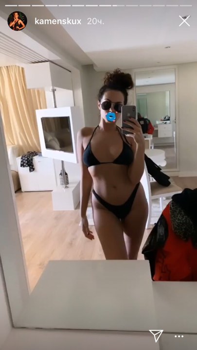 Настя Каменских взбудоражила сеть постельным фото и показала формы в бикини