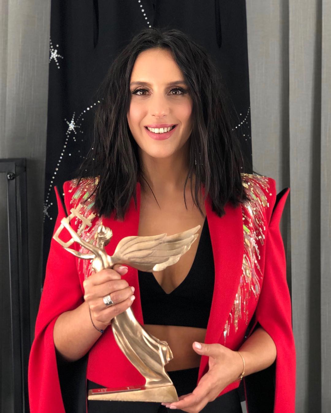 "Очень трудно": Джамала сделала откровенное признание после награждения YUNA 2019