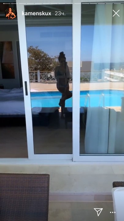 Настя Каменских раздразнила сеть жарким фото в бикини