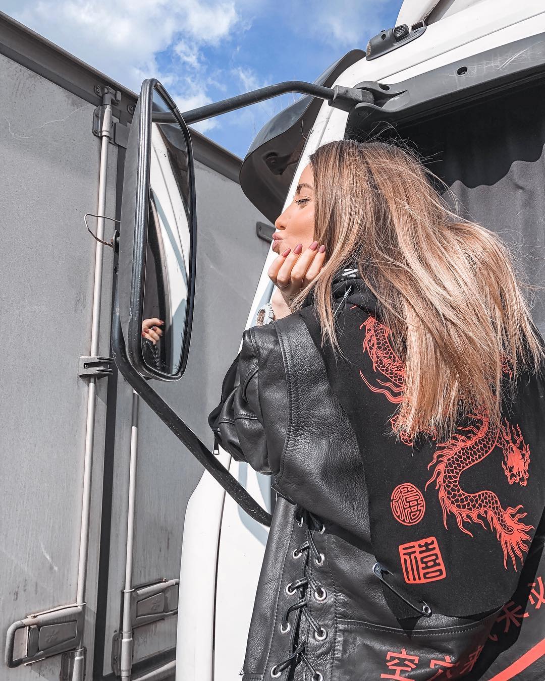 Надя Дорофеева (фото: instagram.com/nadyadorofeeva)