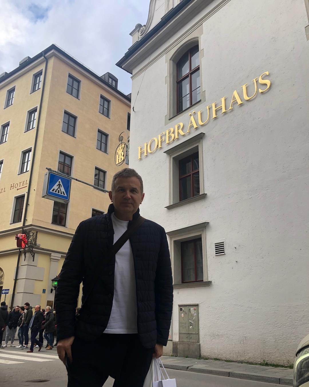 Королевский размах: Осадчая и Горбунов побывали в особенном месте Мюнхена