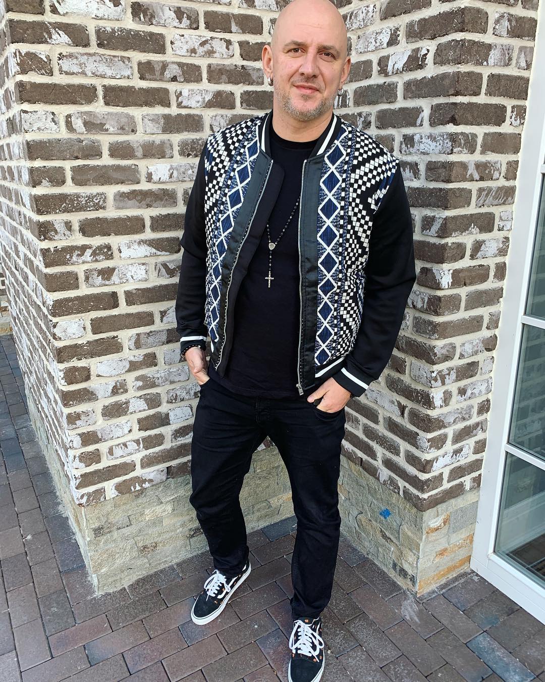 "Подарувала курточку": Потап заінтригував фото в стильній обновці