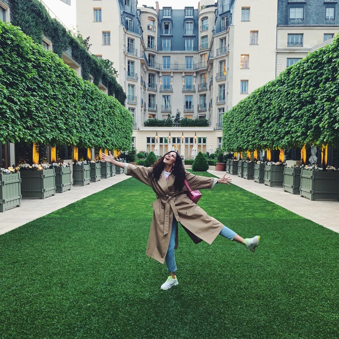 "Париж с тобой красивее": Настя Каменских показала активное утро во Франции