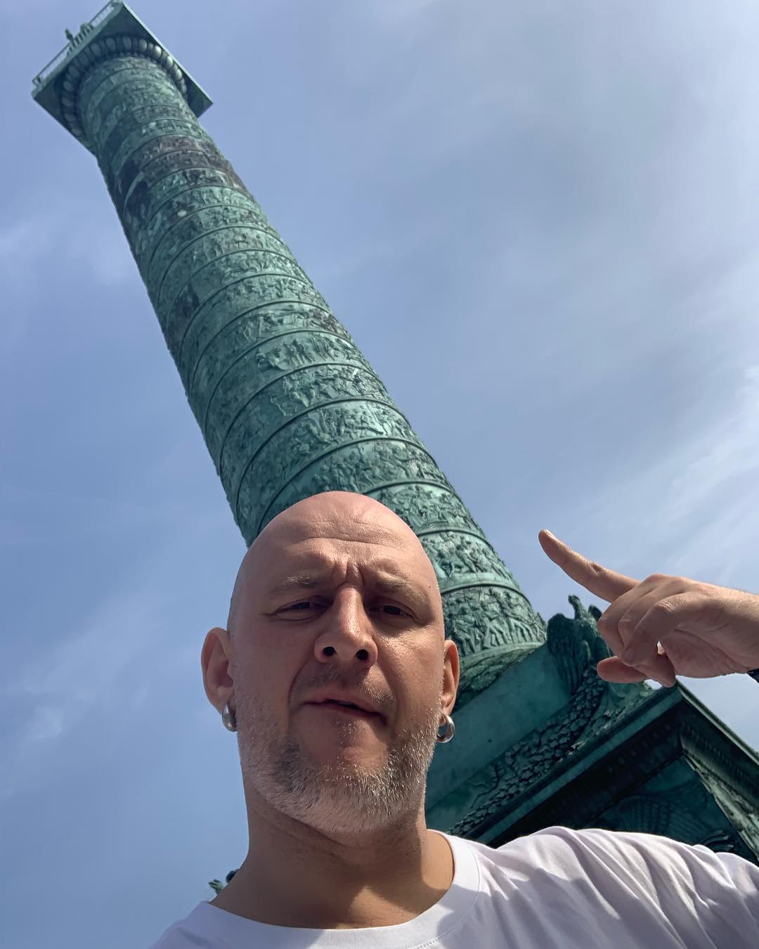 "Коли встиг?" Потап похвалився фото з Парижа після фіналу Голосу країни 9