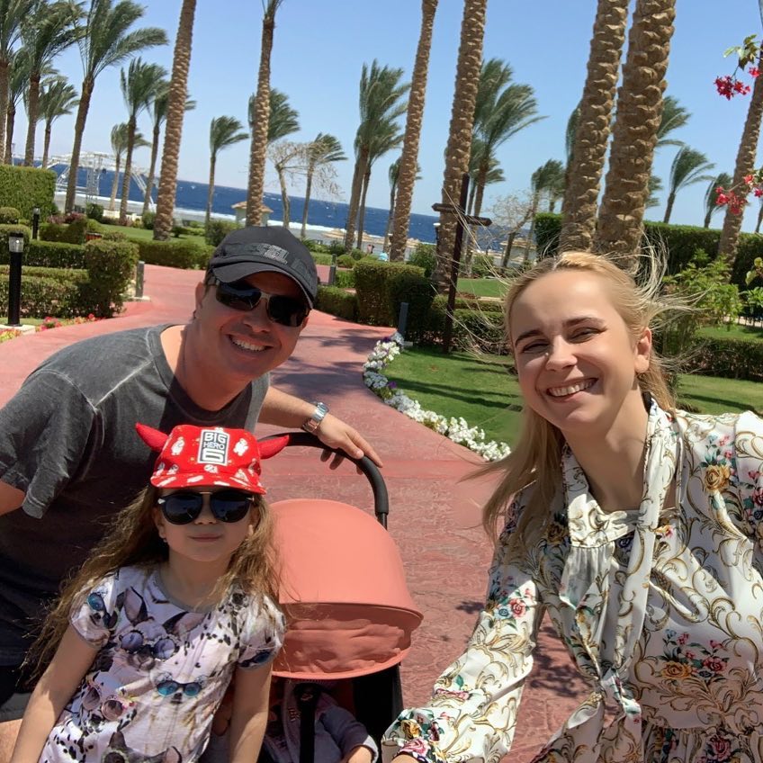 "Несподіваний поворот": Лілія Ребрик зачарувала сімейним відпочинком серед пальм