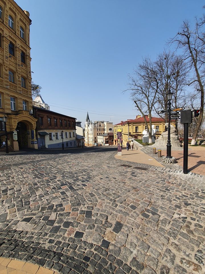 Карантин в Киеве: появились фото "вымершей" столицы