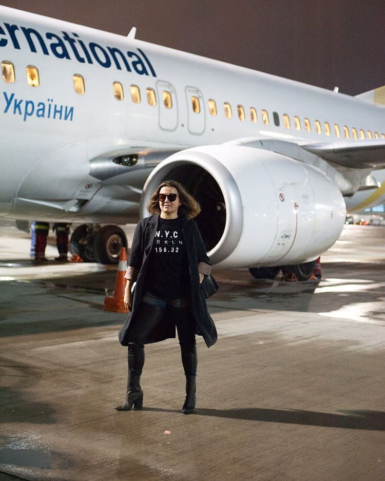 Наталья Могилевская без макияжа засветилась на отдыхе в компании мужчины