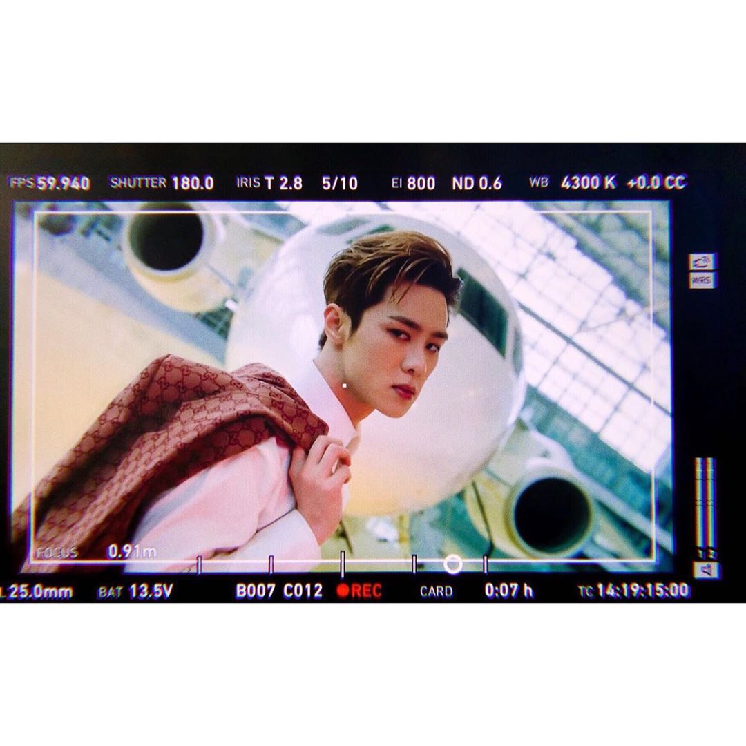 Відомий китайський грурт підірвав мережу знятим у Києві кліпом