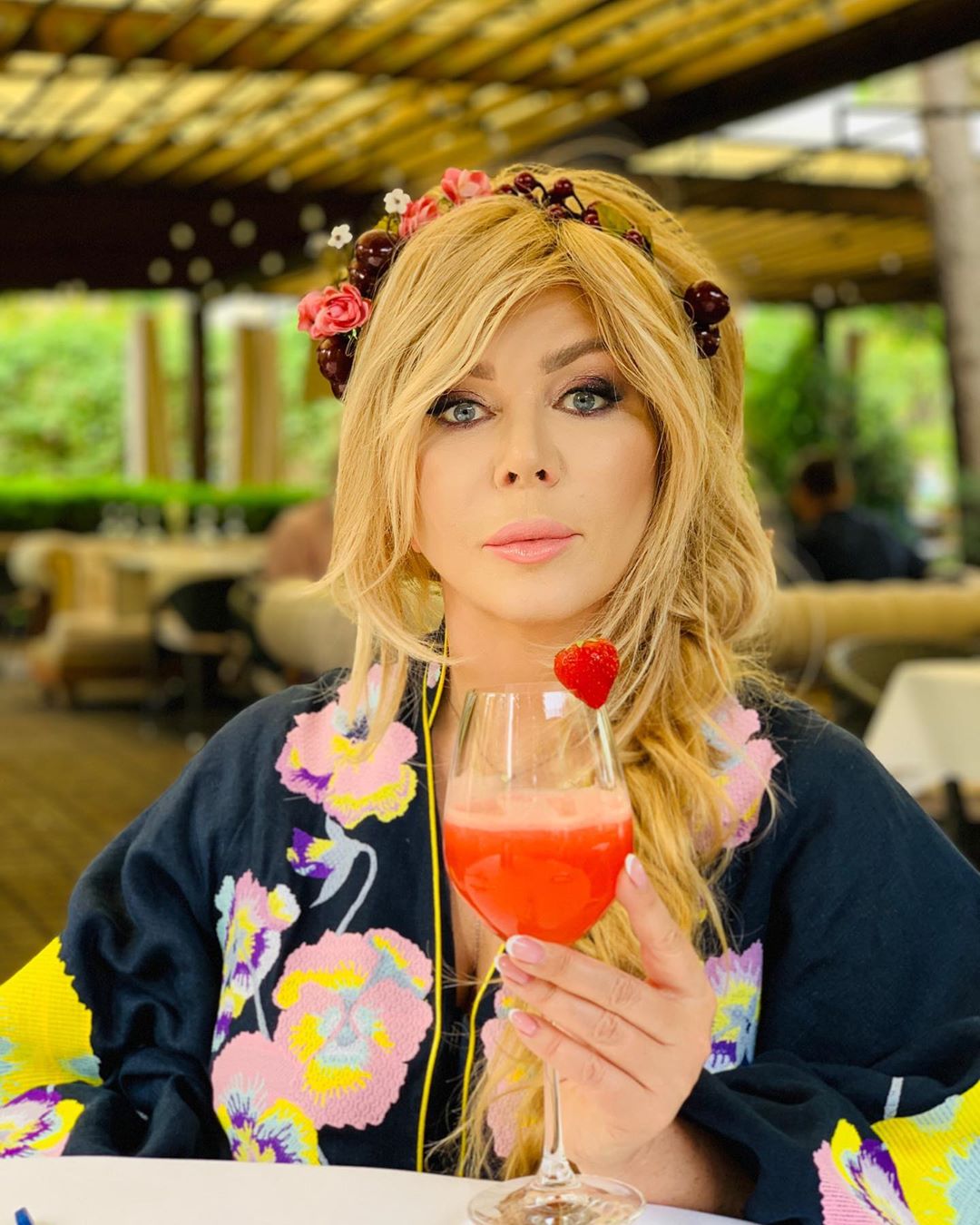 Ольга Сумська у вишиванці показала українських зірок в національних костюмах (фото)